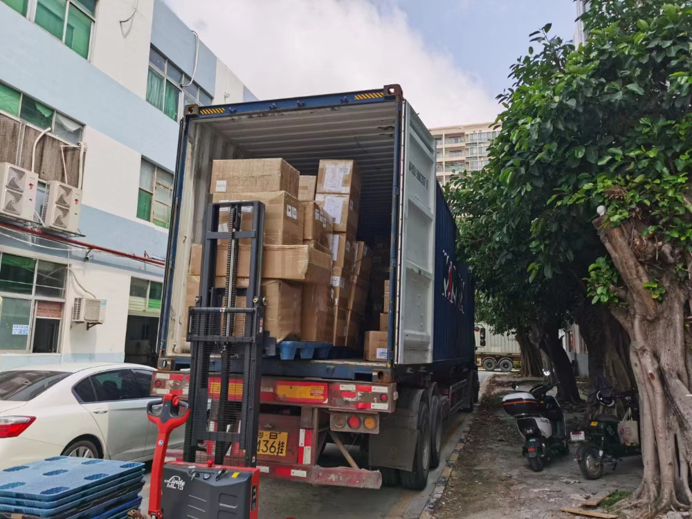 几个工厂拼柜给同一个客户可以分开报关吗？